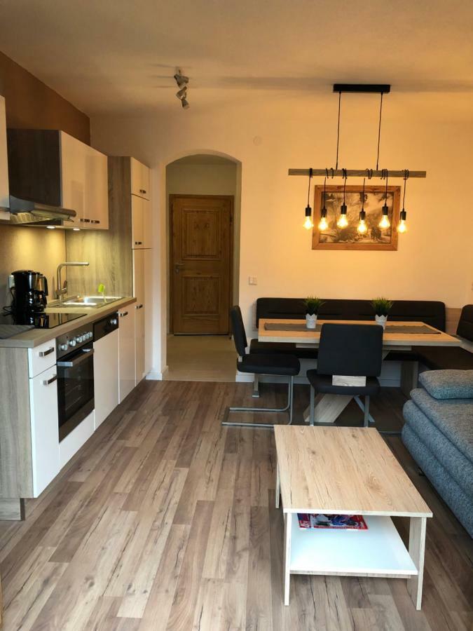 Haus Central Lofer Bagian luar foto